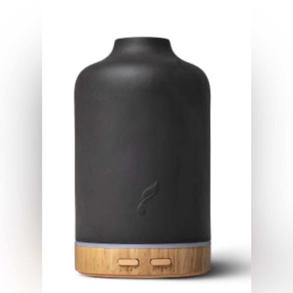 Young Living Ember Diffuser - New In Box - Picture 2 of 5